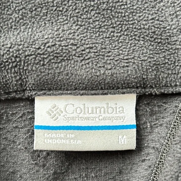 Columbia Black Quarter-Zip Fleece Pullover (3)) - Picture 2 of 4